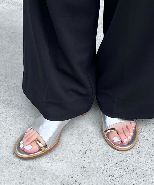 LE VERNIS(ル・ベルニ)の「LE VERNIS(ル・ベルニ)Toe ring sandals(サンダル・レディース・ブラック/シルバー/クリア/ブラウン・24.5㎝/23.5/24.5/23.5cm)」の18枚目の写真