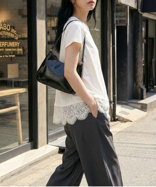 AMELY（エミリー）の「裾レースデザインTシャツ（Tシャツ/カットソー・レディース・ホワイト/ブラック・フリー）」の16枚目の写真