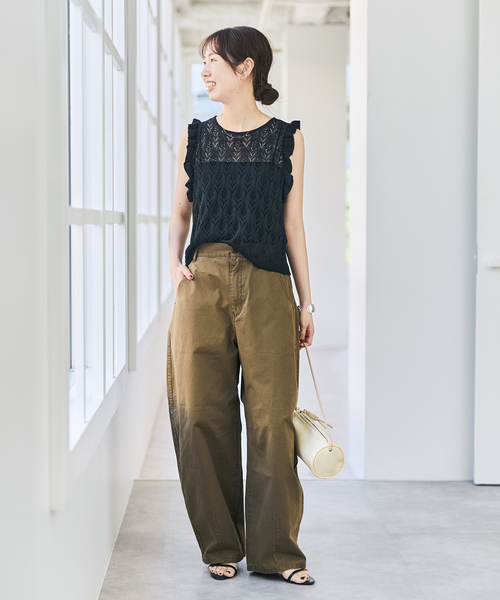 Spick & Span(スピックアンドスパン)の「コイルヤーン透かし編みフリルタンクニット(ニット/セーター・レディース・ブラック/ブラウン・FREE)」の3枚目の写真