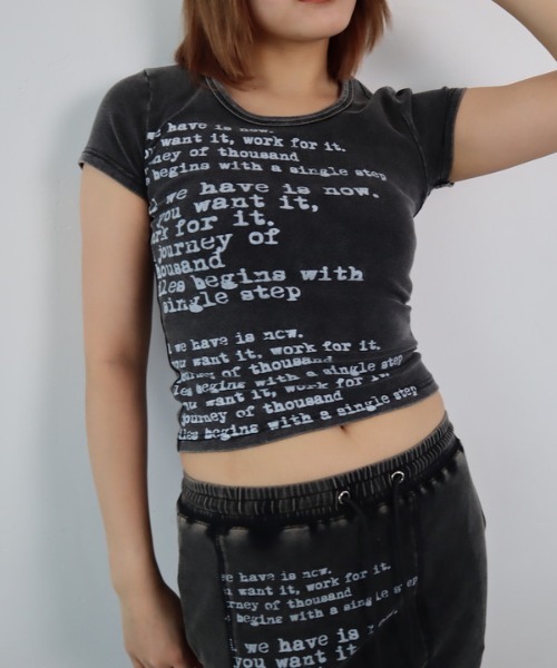 ROGER AND RAW（ロジャーアンドロウ）の「タイピングロゴ ショートTシャツ（Tシャツ/カットソー・レディース・ホワイト/ブラック/レッド/カーキ・FREE）」の16枚目の写真