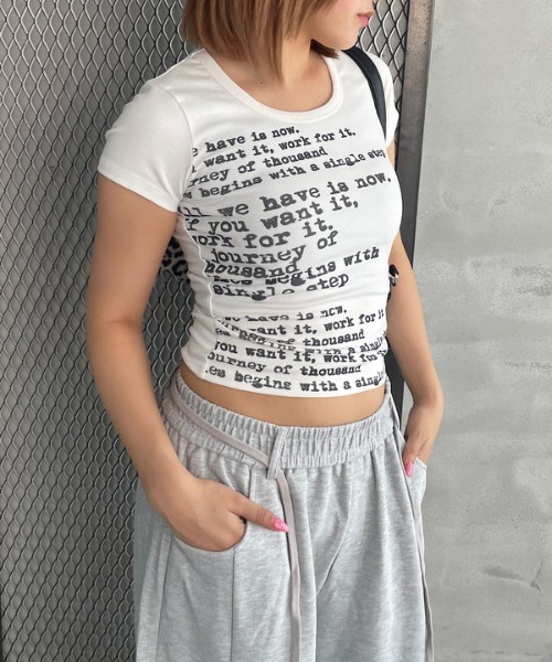 ROGER AND RAW（ロジャーアンドロウ）の「タイピングロゴ ショートTシャツ（Tシャツ/カットソー・レディース・ホワイト/ブラック/レッド/カーキ・FREE）」の11枚目の写真