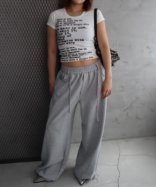 ROGER AND RAW（ロジャーアンドロウ）の「タイピングロゴ ショートTシャツ（Tシャツ/カットソー・レディース・ホワイト/ブラック/レッド/カーキ・FREE）」の9枚目の写真
