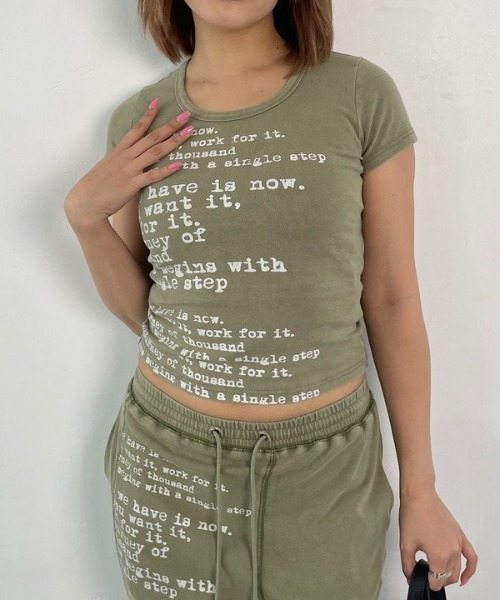ROGER AND RAW（ロジャーアンドロウ）の「タイピングロゴ ショートTシャツ（Tシャツ/カットソー・レディース・ホワイト/ブラック/レッド/カーキ・FREE）」の21枚目の写真