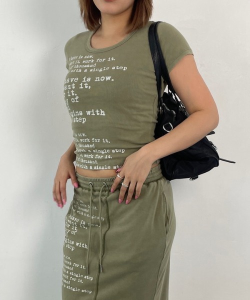 ROGER AND RAW（ロジャーアンドロウ）の「タイピングロゴ ショートTシャツ（Tシャツ/カットソー・レディース・ホワイト/ブラック/レッド/カーキ・FREE）」の19枚目の写真