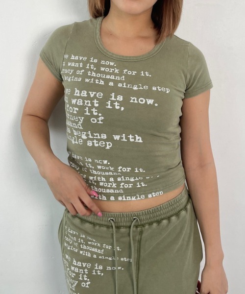 ROGER AND RAW（ロジャーアンドロウ）の「タイピングロゴ ショートTシャツ（Tシャツ/カットソー・レディース・ホワイト/ブラック/レッド/カーキ・FREE）」の18枚目の写真