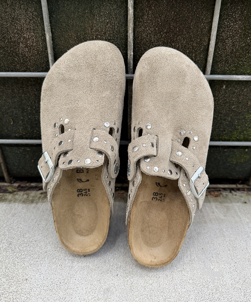 FRAMeWORK(フレームワーク)の「BIRKENSTOCK/ビルケンシュトック BOSTON RIVET(スリッポン・レディース・ベージュ・38/37/36)」の2枚目の写真