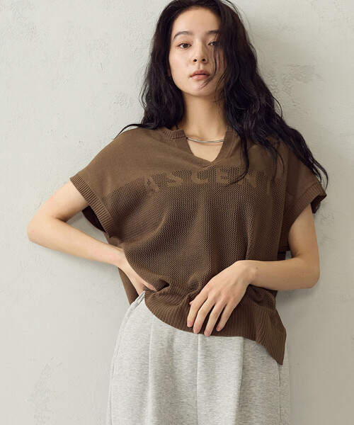 COMME CA ISM(コムサイズム)の「ロゴメッシュ スキッパーニット(ニット/セーター・レディース・ブラック/アイボリー/ブラウン・FREE)」の3枚目の写真