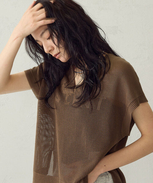 COMME CA ISM(コムサイズム)の「ロゴメッシュ スキッパーニット(ニット/セーター・レディース・ブラック/アイボリー/ブラウン・FREE)」の17枚目の写真