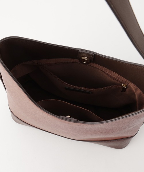 ROPE' PICNIC(ロペピクニック)の「me fit BAG ミドルプラス・ワンショルダーフィットバッグ(ショルダーバッグ・レディース・ブラウン系/キナリ/ブラック/カーキ系・FREE)」の11枚目の写真