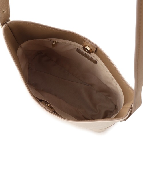 ROPE' PICNIC(ロペピクニック)の「me fit BAG ミドルプラス・ワンショルダーフィットバッグ(ショルダーバッグ・レディース・ブラウン系/キナリ/ブラック/カーキ系・FREE)」の15枚目の写真