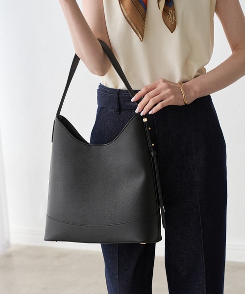 ROPE' PICNIC(ロペピクニック)の「me fit BAG ミドルプラス・ワンショルダーフィットバッグ(ショルダーバッグ・レディース・ブラウン系/キナリ/ブラック/カーキ系・FREE)」の21枚目の写真