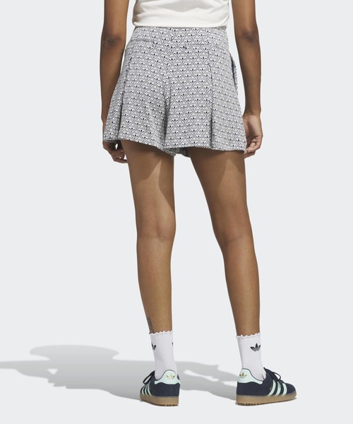 adidas（アディダス）の「オリジナルス オールオーバー スコート【adidas Golf/アディダスゴルフ】（その他パンツ・レディース・ベージュ・SMALL/MEDIUM/LARGE/X-LARGE/XX-LARGE/X-SMALL）」の2枚目の写真