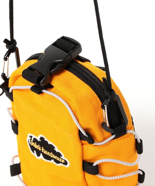 BEAMS T（ビームスティー）の「LOLA'S HARDWARE / 'Cloud Logo’ Shoulder & Waist Bag（トートバッグ・メンズ・ダークブラウン/ゴールド・ONE SIZE）」の7枚目の写真