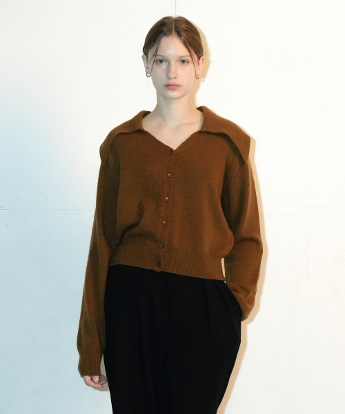 VLETI(ブレッティ)の「Wool Calla V-neck Knit Cardigan (Brown)(カーディガン/ボレロ・レディース・グレー・FREE)」の2枚目の写真