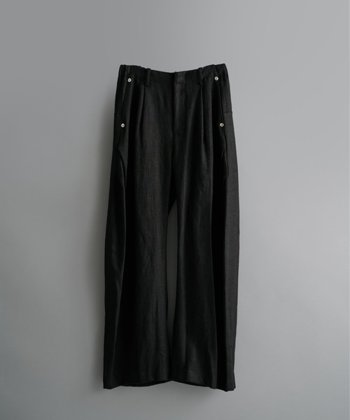 CONZ(コンズ)の「curve leg trousers linen(スラックス・メンズ・ホワイト/ブラック・1/2/4/3)」の1枚目の写真