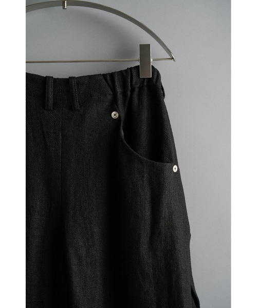 CONZ(コンズ)の「curve leg trousers linen(スラックス・メンズ・ホワイト/ブラック・1/2/4/3)」の10枚目の写真
