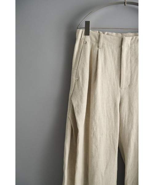 CONZ(コンズ)の「curve leg trousers linen(スラックス・メンズ・ホワイト/ブラック・1/2/4/3)」の5枚目の写真