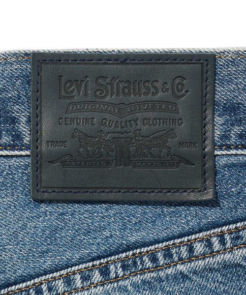 Levi's(リーバイス)の「Levi's/リーバイス BLUETAB(TM) DROP バレルジーンズ(デニムパンツ・レディース・インディゴブルー・28inch/27inch/26inch/25inch/24inch/23inch)」の2枚目の写真