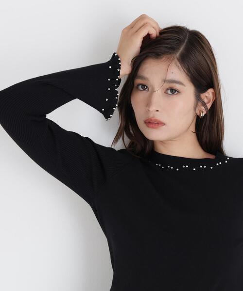 NATURAL BEAUTY BASIC（ナチュラルビューティーベーシック）の「メタルボールフレアカフスニット（ニット/セーター・レディース・ブラック/ブルー/オフホワイト・FREE）」の6枚目の写真