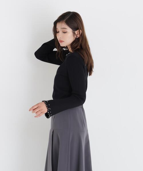 NATURAL BEAUTY BASIC（ナチュラルビューティーベーシック）の「メタルボールフレアカフスニット（ニット/セーター・レディース・ブラック/ブルー/オフホワイト・FREE）」の8枚目の写真