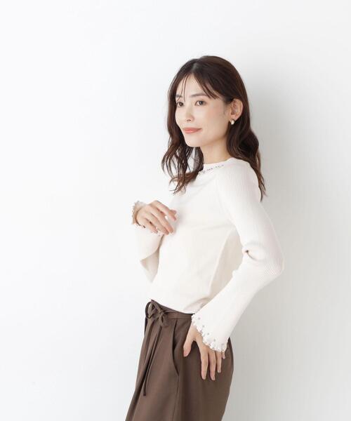 NATURAL BEAUTY BASIC（ナチュラルビューティーベーシック）の「メタルボールフレアカフスニット（ニット/セーター・レディース・ブラック/ブルー/オフホワイト・FREE）」の20枚目の写真