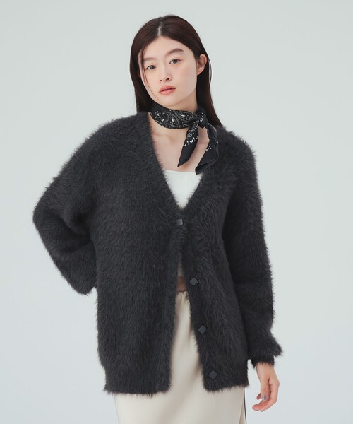 BEAMS HEART(ビームスハート)の「フェザーヤーン カーディガン(カーディガン/ボレロ・レディース・ホワイト系その他5/チャコールグレー/ピンク/ダークブラウン・FREE)」の2枚目の写真