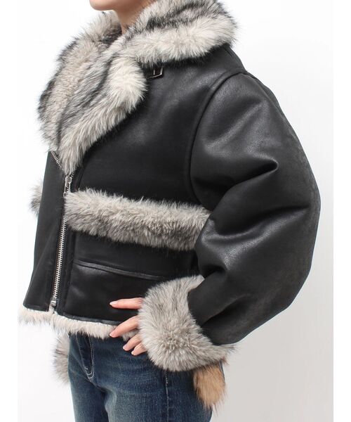 EVRIS（エヴリス）の「リバーシブルフェイクファーブルゾン　秋服　冬服（ブルゾン・レディース・その他1/ブラウン/ブラック/ブルー/ベージュ・SMALL/MEDIUM）」の22枚目の写真
