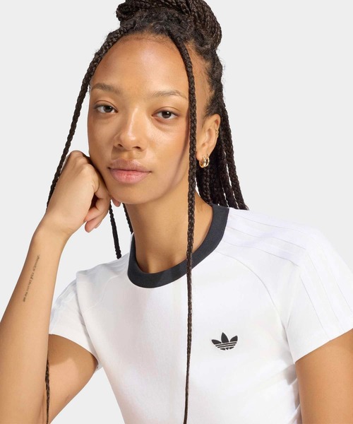 adidas(アディダス)の「アディルナ シーズン2xジェニー レイヤード Tシャツ / アディダスオリジナルス adidas Originals(Tシャツ/カットソー・レディース・ホワイト・X-SMALL/XX-LARGE/LARGE/MEDIUM/SMALL/X-LARGE)」の3枚目の写真