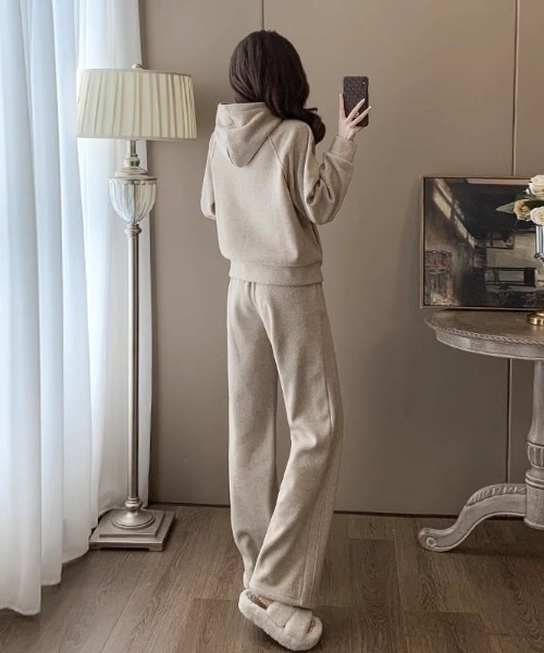 AMAJI(アマジ)の「スウェット スウェットパンツ セットアップ(セットアップ・レディース・ベージュ・SMALL/MEDIUM/LARGE/X-LARGE)」の3枚目の写真