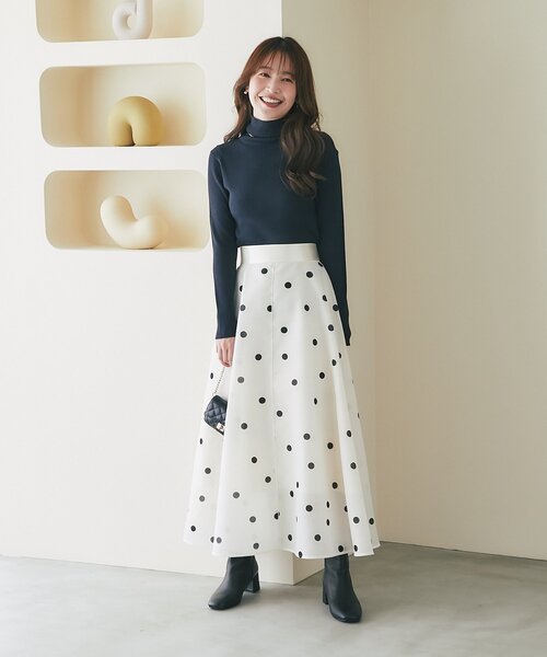 La boutique BonBon(ラブティックボンボン)の「リブタートルニット(ニット/セーター・レディース・サックスブルー/オフホワイト/ネイビー/ブラック・FREE)」の19枚目の写真