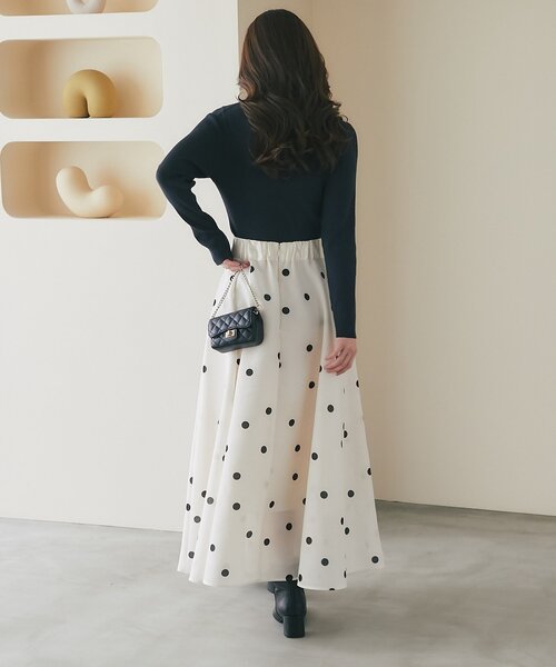 La boutique BonBon(ラブティックボンボン)の「リブタートルニット(ニット/セーター・レディース・サックスブルー/オフホワイト/ネイビー/ブラック・FREE)」の21枚目の写真