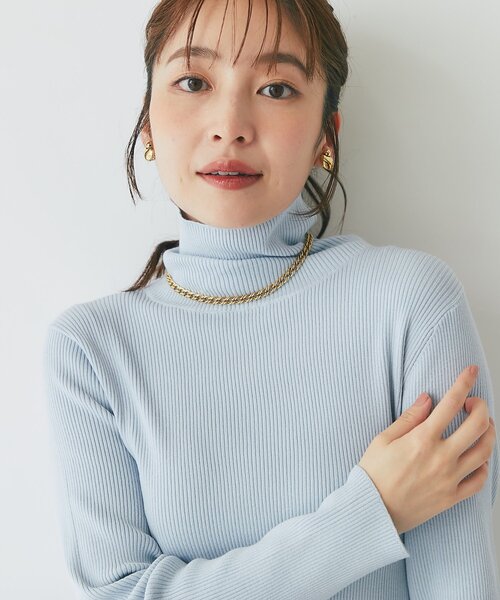 La boutique BonBon(ラブティックボンボン)の「リブタートルニット(ニット/セーター・レディース・サックスブルー/オフホワイト/ネイビー/ブラック・FREE)」の8枚目の写真