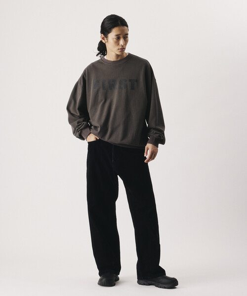 FREAK'S STORE（フリークスストア）の「Firsthand/ファーストハンド リラックスフィット FIRSTプリント クルーネック スウェット【限定展開】（スウェット・メンズ・ネイビー/チャコールグレー/グレー/ブラック・LARGE/MEDIUM）」の5枚目の写真