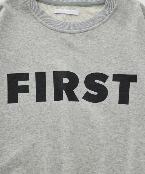 FREAK'S STORE（フリークスストア）の「Firsthand/ファーストハンド リラックスフィット FIRSTプリント クルーネック スウェット【限定展開】（スウェット・メンズ・ネイビー/チャコールグレー/グレー/ブラック・LARGE/MEDIUM）」の9枚目の写真