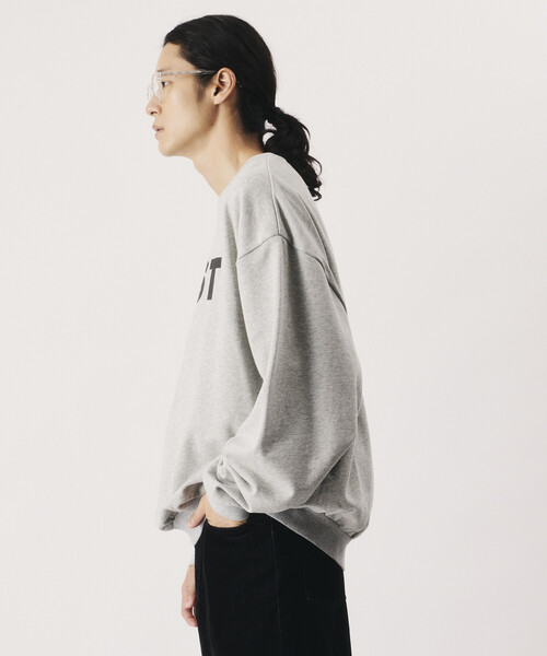 FREAK'S STORE（フリークスストア）の「Firsthand/ファーストハンド リラックスフィット FIRSTプリント クルーネック スウェット【限定展開】（スウェット・メンズ・ネイビー/チャコールグレー/グレー/ブラック・LARGE/MEDIUM）」の14枚目の写真