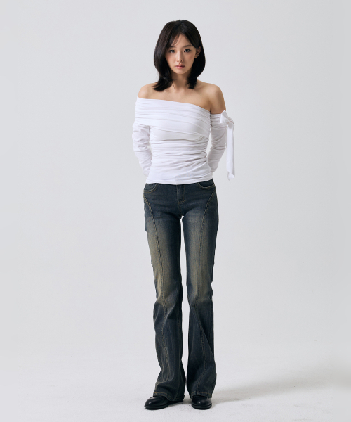 ARI(アリ)の「ELLA ブーツカットデニムパンツ / ブルー(デニムパンツ・レディース・ブルー・SMALL/MEDIUM)」の5枚目の写真