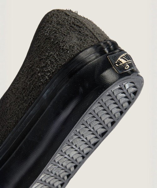 VANS（バンズ）の「VANS PREMIUM オーセンティック ヘアリースエード / LX Authentic 44 HAIRY SUEDE Faded Black VN000Z6REMV1（スニーカー・メンズ・ブラック・4/4.5/5/5.5/6/6.5/7/7.5/8/8.5/9/9.5/10/10.5/11/11.5/12）」の7枚目の写真
