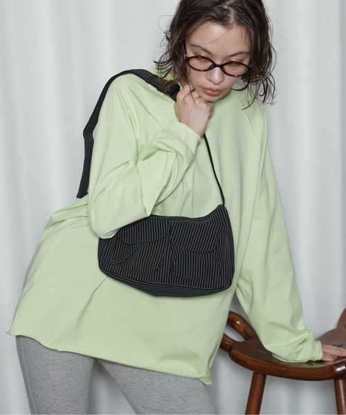 OFROOM(オフルーム)の「【2026秋冬新作】Utility Pocket Bag|ユーティリティポケットバッグ(ショルダーバッグ・レディース・ブラック/ベージュ/グリーン・ONESIZE)」の5枚目の写真