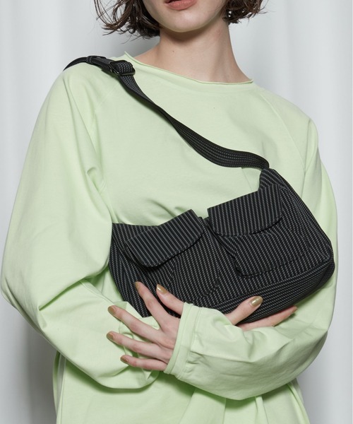 OFROOM(オフルーム)の「【2026秋冬新作】Utility Pocket Bag|ユーティリティポケットバッグ(ショルダーバッグ・レディース・ブラック/ベージュ/グリーン・ONESIZE)」の4枚目の写真