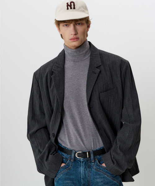 NOUN(ノウン)の「ウィンクル ブレイ (シャドウ チャコール)(テーラードジャケット・メンズ・チャコール・LARGE/MEDIUM)」の2枚目の写真