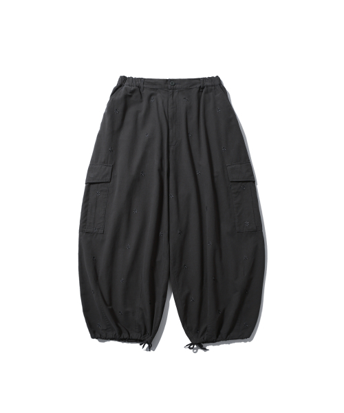 ANGLAN(アングラン)の「Embroidered Symbol Cargo Pants - Charcoal(その他パンツ・メンズ・その他・1/02)」の1枚目の写真
