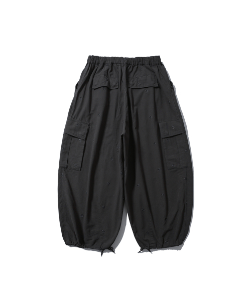 ANGLAN(アングラン)の「Embroidered Symbol Cargo Pants - Charcoal(その他パンツ・メンズ・その他・1/02)」の2枚目の写真