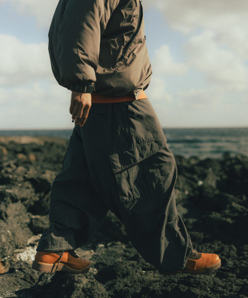 ANGLAN(アングラン)の「Embroidered Symbol Cargo Pants - Charcoal(その他パンツ・メンズ・その他・1/02)」の8枚目の写真