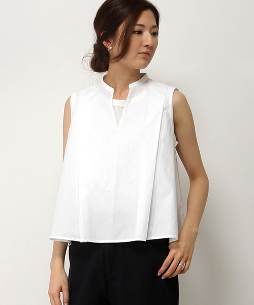 LBC(エルビーシー)の「コットンタイプライターノースリブラウス (シャツ/ブラウス・レディース・オフホワイト/ダークブルー・MEDIUM/LARGE)」の2枚目の写真