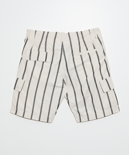 5351 POUR LES HOMMES（ゴーサンゴーイチプールオム）の「マイクロメモリーストライプハーフカーゴパンツ（カーゴパンツ・メンズ・アイボリー/ブラック・46/48）」の7枚目の写真