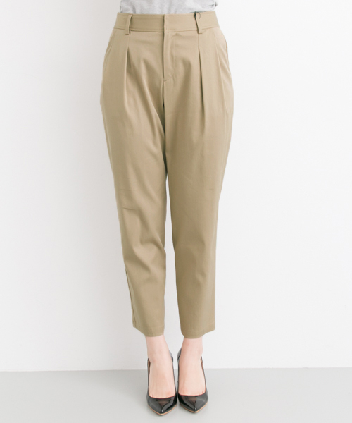 URBAN RESEARCH（アーバンリサーチ）の「テンセルストレッチタックテーパードパンツ（その他パンツ・レディース・ライトグレー/ネイビー/ベージュ・36/38/40）」の15枚目の写真