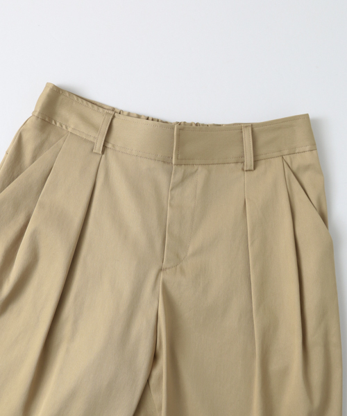 URBAN RESEARCH（アーバンリサーチ）の「テンセルストレッチタックテーパードパンツ（その他パンツ・レディース・ライトグレー/ネイビー/ベージュ・36/38/40）」の6枚目の写真