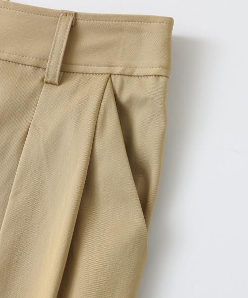 URBAN RESEARCH（アーバンリサーチ）の「テンセルストレッチタックテーパードパンツ（その他パンツ・レディース・ライトグレー/ネイビー/ベージュ・36/38/40）」の8枚目の写真