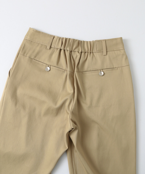 URBAN RESEARCH（アーバンリサーチ）の「テンセルストレッチタックテーパードパンツ（その他パンツ・レディース・ライトグレー/ネイビー/ベージュ・36/38/40）」の10枚目の写真