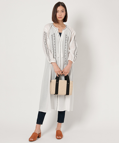 ikka（イッカ）の「スエードミュール  （サンダル・レディース・ブラック/キャメル/グレー/レンガ/ネイビー・MEDIUM/LARGE）」の16枚目の写真